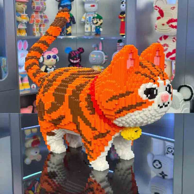 Оранжевый кот + молоток из конструктора