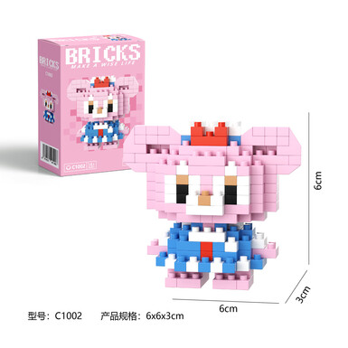 Розовый медведь